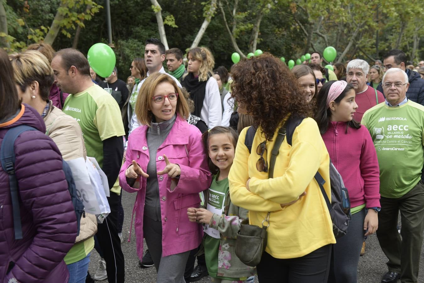 Participantes de la marcha contra el cáncer. 