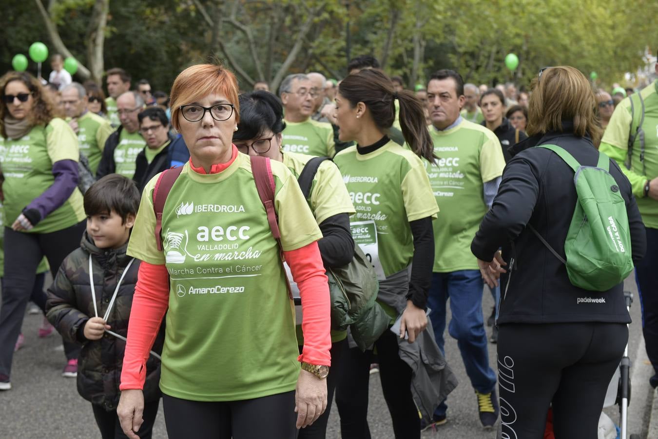 Participantes de la marcha contra el cáncer. 