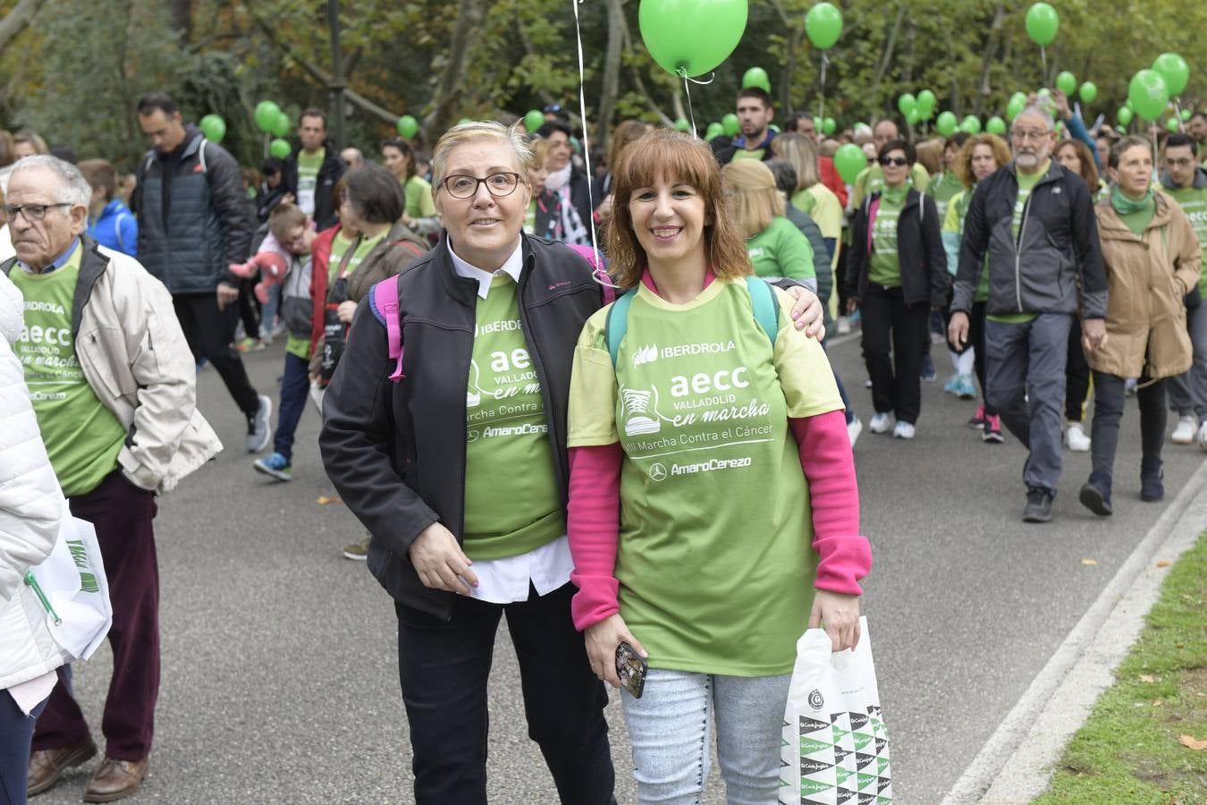 Participantes de la marcha contra el cáncer. 