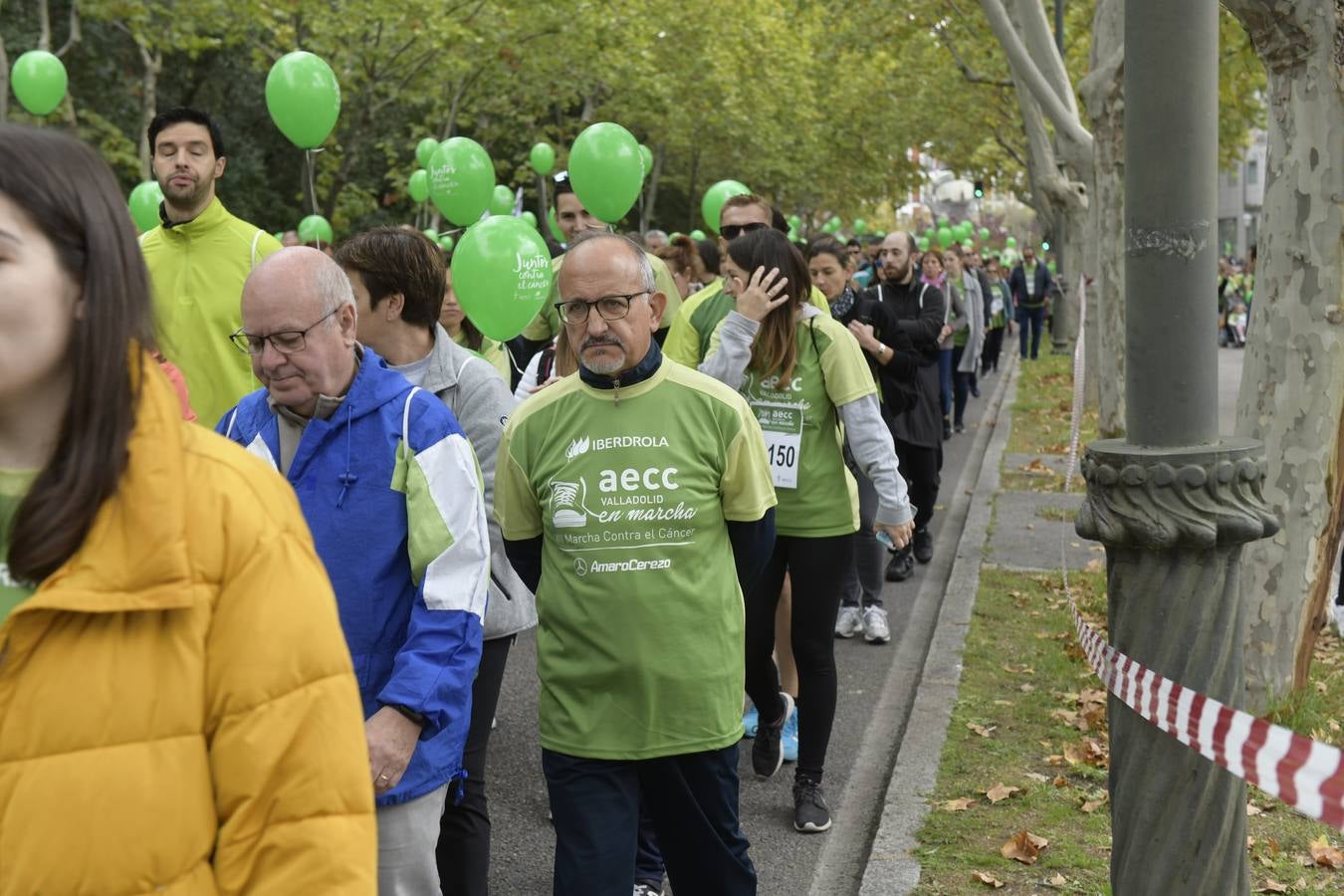 Participantes de la marcha contra el cáncer. 