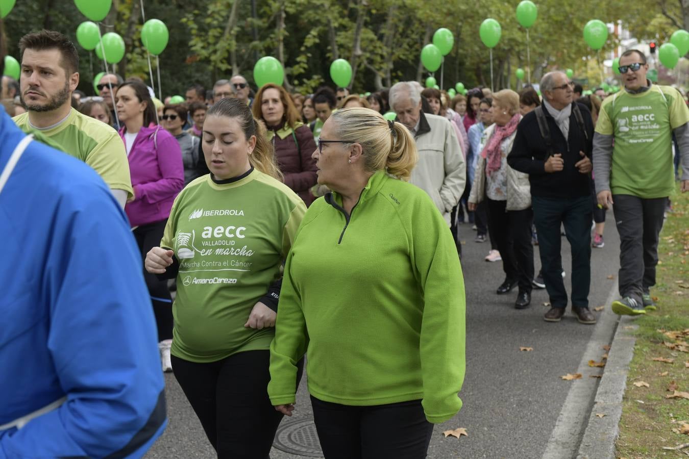 Participantes de la marcha contra el cáncer. 