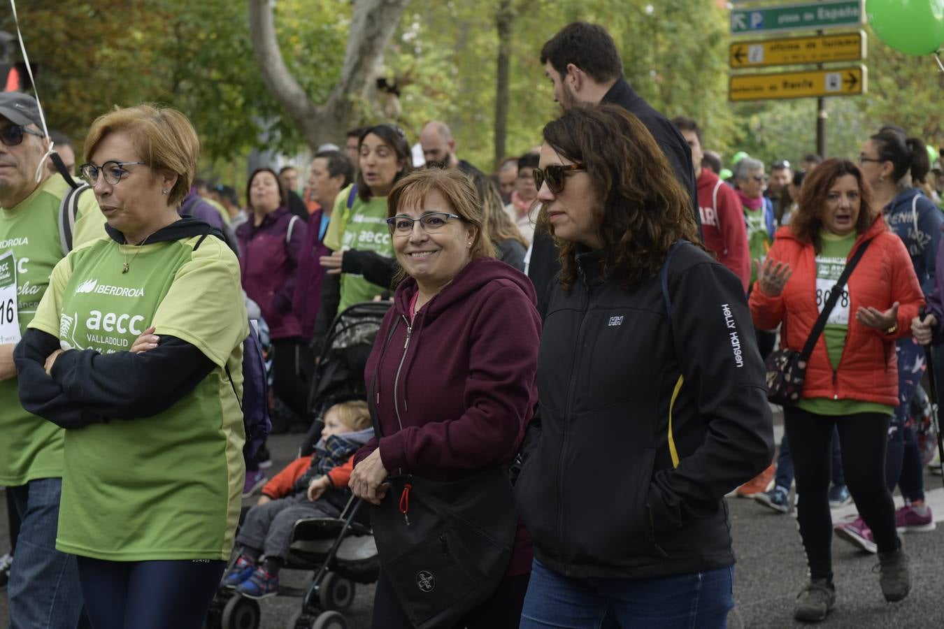 Participantes de la marcha contra el cáncer. 