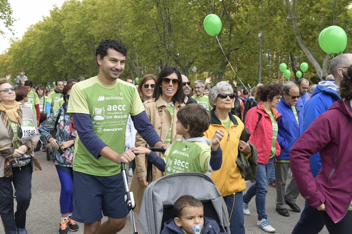 Participantes de la marcha contra el cáncer. 