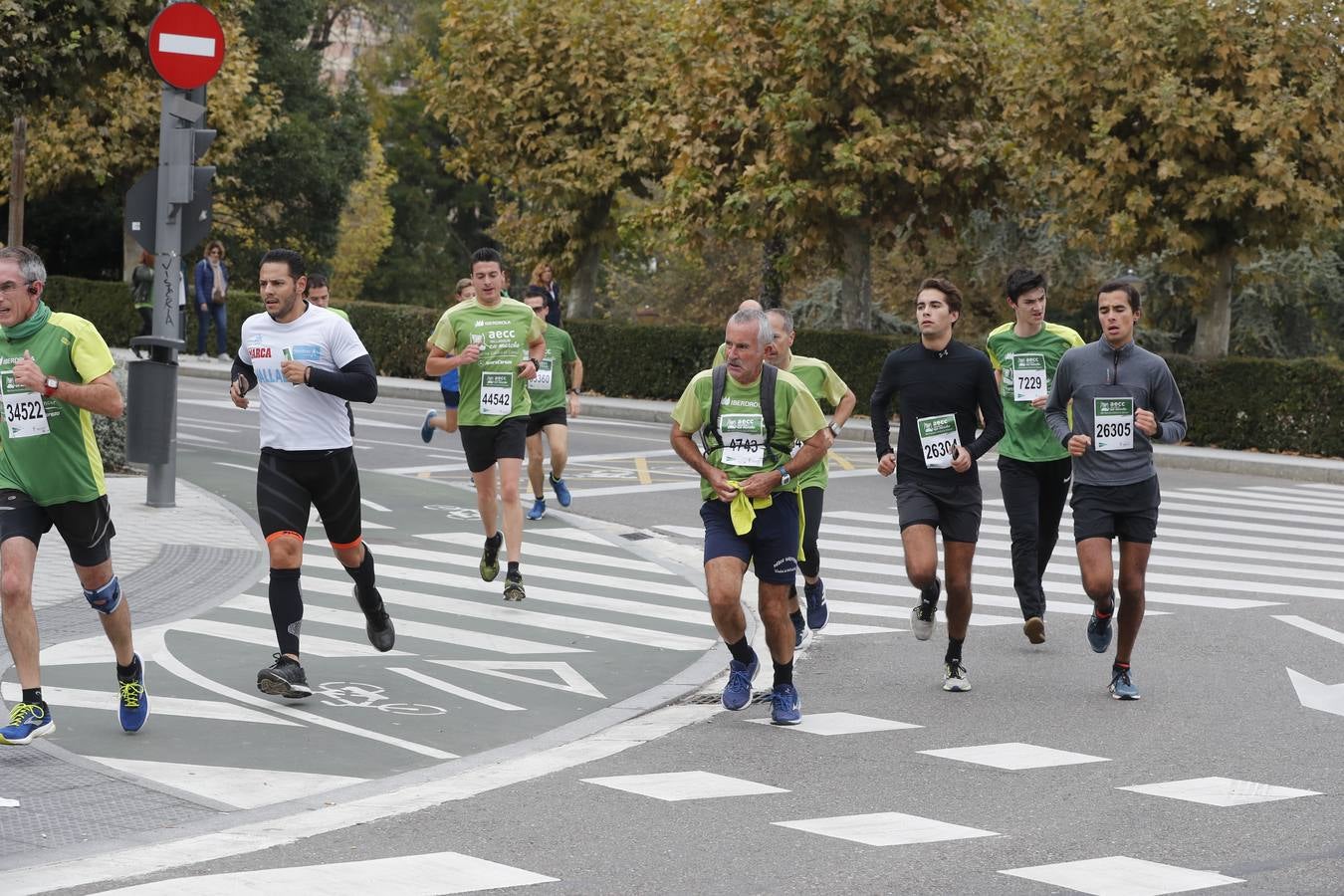 Participantes en la marcha contra el cáncer. 