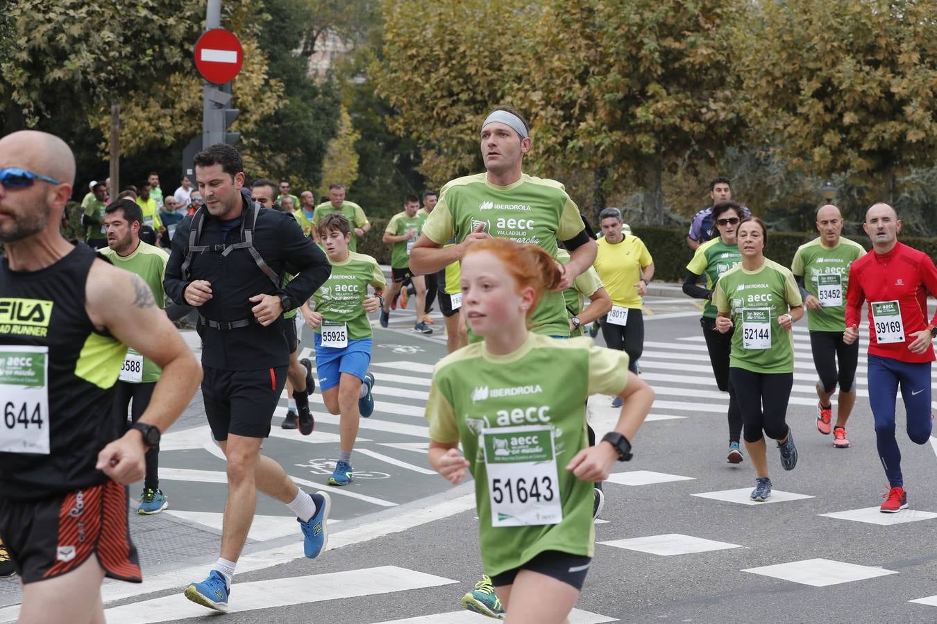 Participantes en la marcha contra el cáncer. 