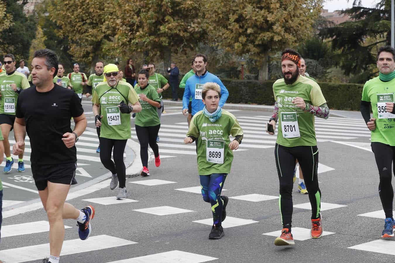 Participantes de la marcha contra el cáncer. 