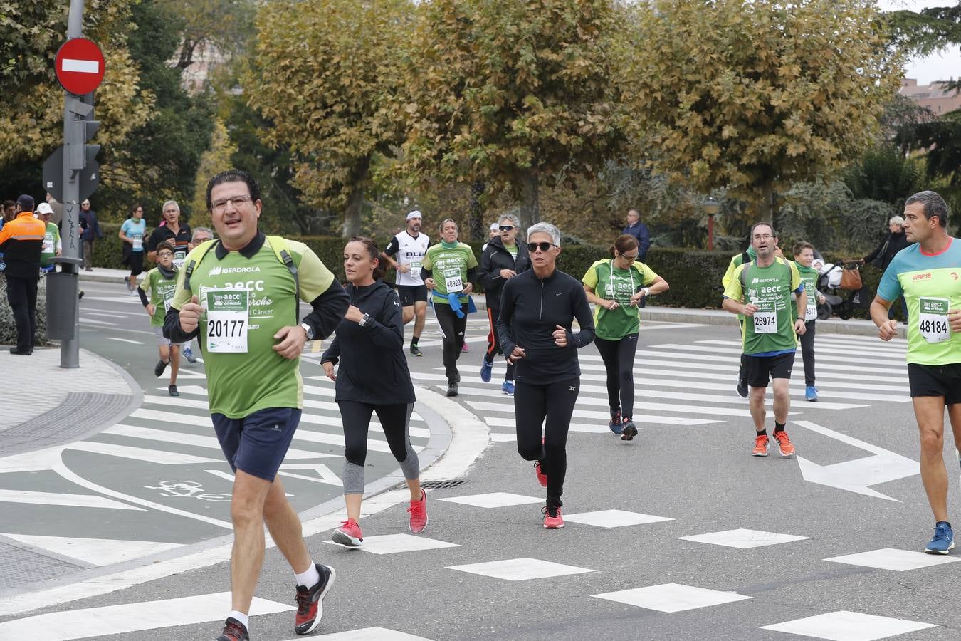 Participantes de la marcha contra el cáncer. 