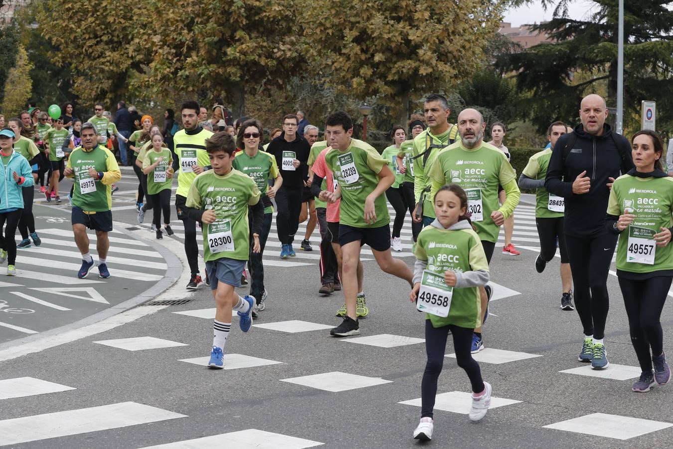 Participantes de la marcha contra el cáncer. 