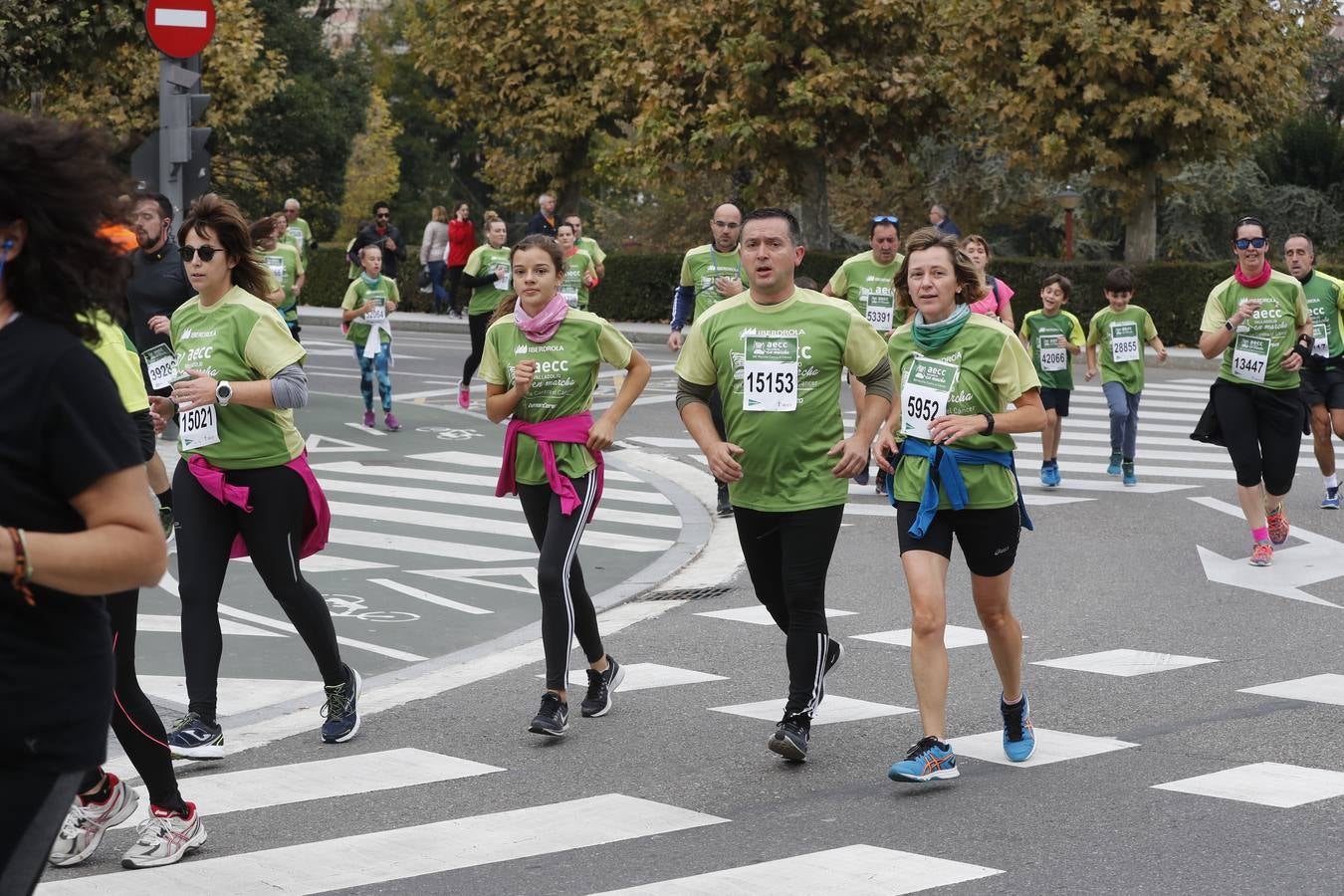 Participantes de la marcha contra el cáncer. 