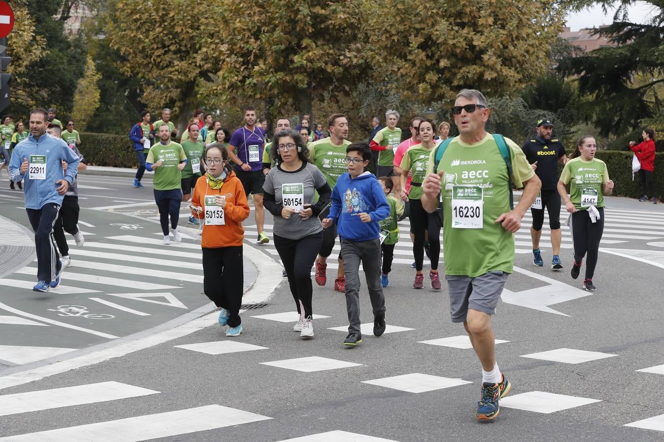 Participantes de la marcha contra el cáncer. 