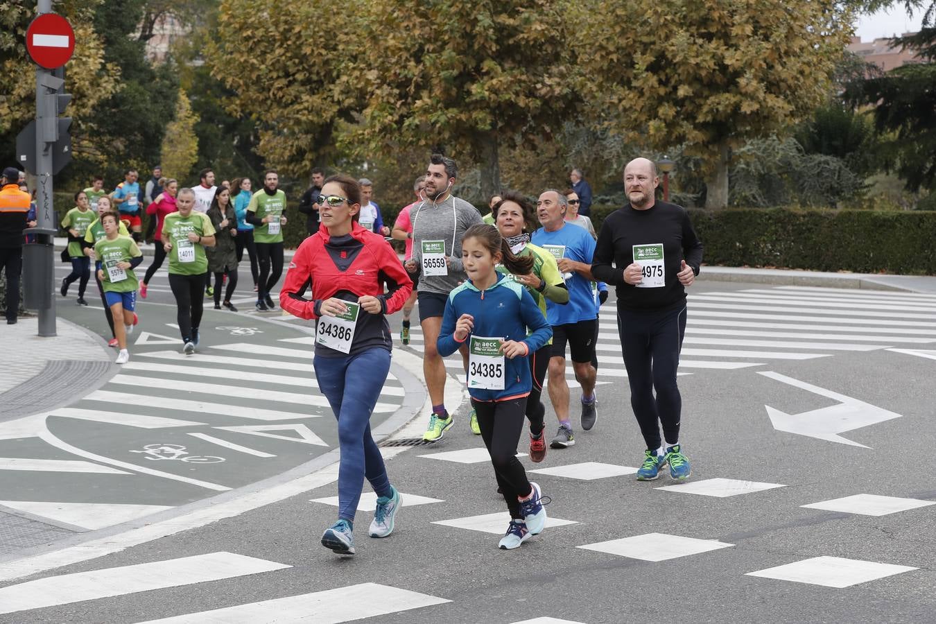 Participantes de la marcha contra el cáncer. 