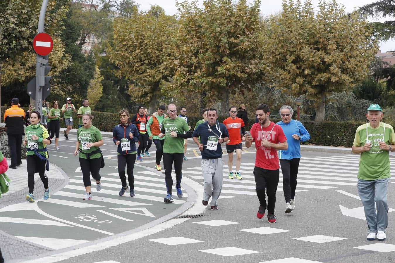 Participantes de la marcha contra el cáncer. 