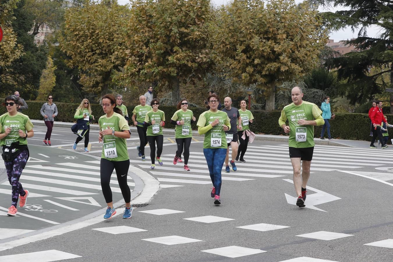 Participantes de la marcha contra el cáncer. 