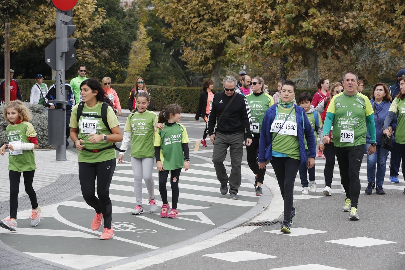 Participantes de la marcha contra el cáncer. 