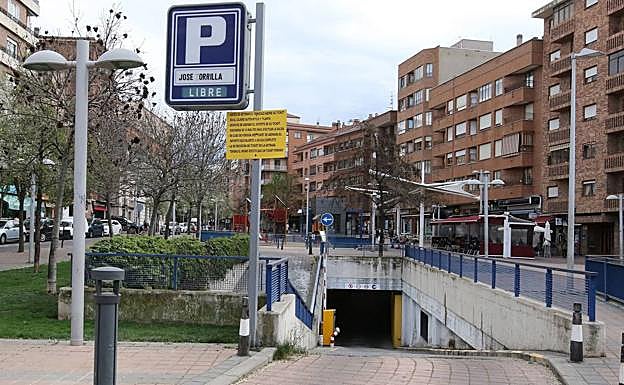 Acceso al aparcamiento subterráneo de José Zorrilla.