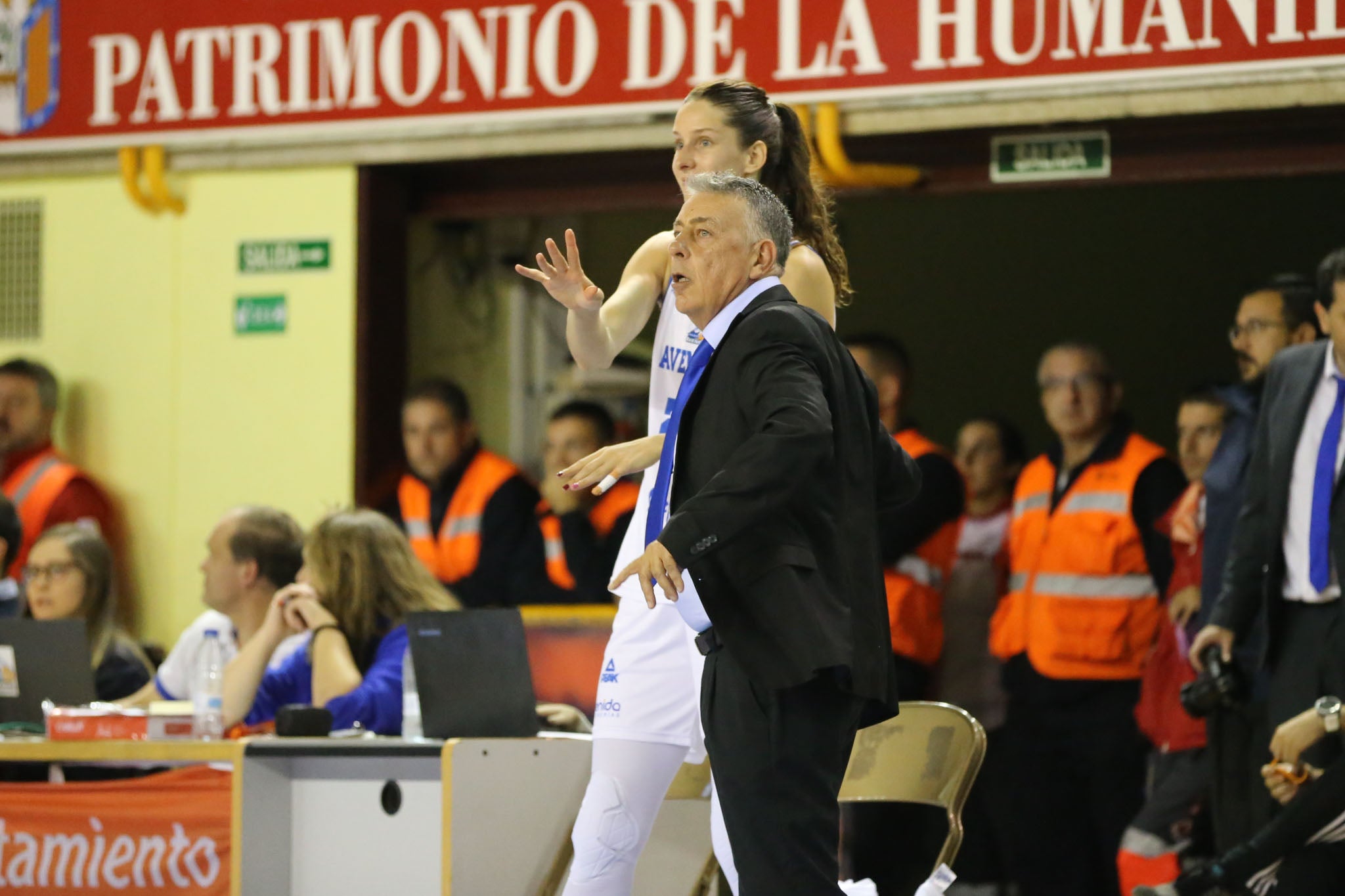 Fotos: Partido del CB Avenida ante el Uni Gyor Mely-Ut húngaro