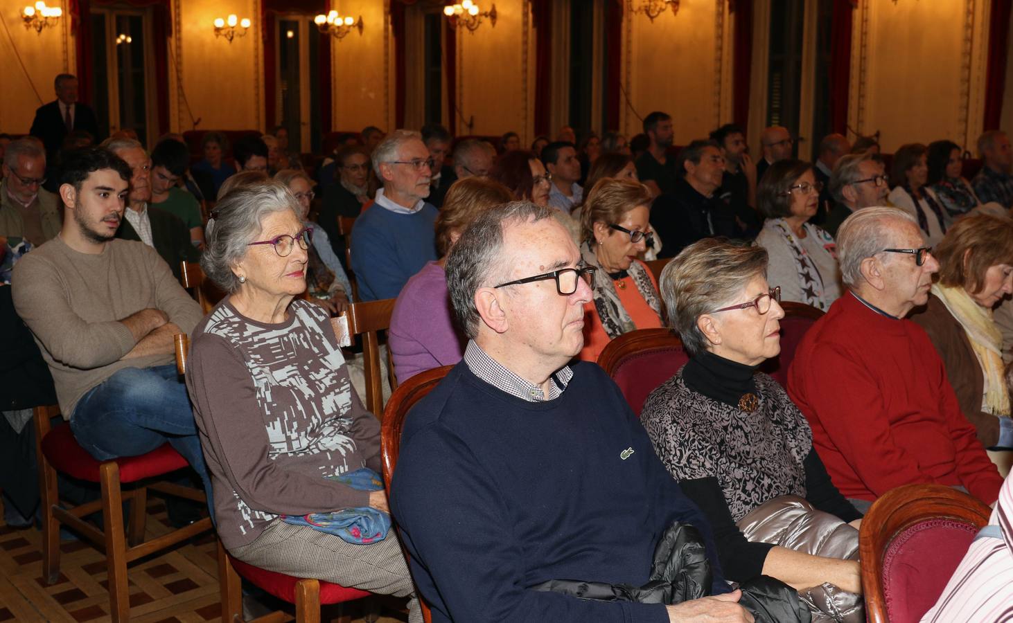 En conversación con la periodista de El Norte de Castilla Angélica Tanarro, el columnista vertebró un discurso sobre el gremio y la política con su particular sentido del humor, donde destacó la evolución de la profesión en los últimos tiempos