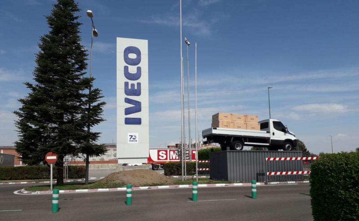 Entrada a la factoría de Iveco en Valladolid. 