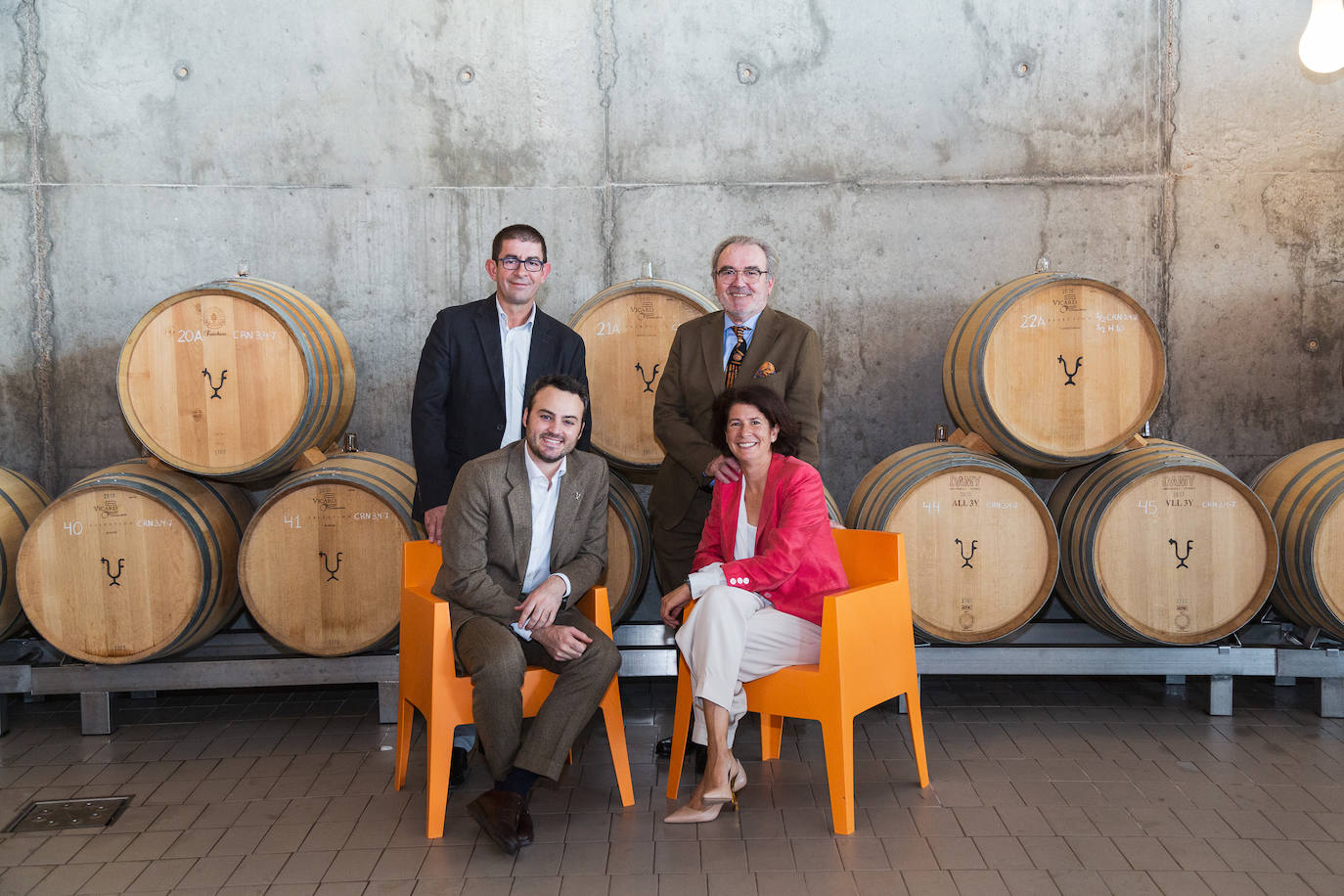 Macario González, responsable del viñedo, Didier Belondrade, su hijo Joan y la enóloga y socia de la bodega, Marta Baquerizo. 