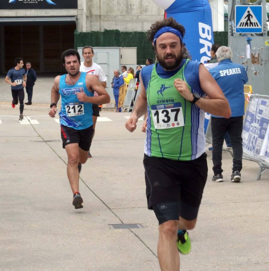 El Ayuntamiento de Zaratán ha organizado por noveno año la carrera popular, dentro de su programación de la tradicional fiesta de la salchicha