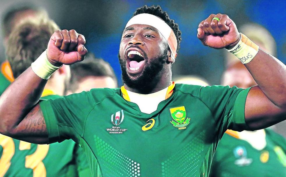 Siya Kolisi capitaneará este sábado a las gacelas sudafricanas en la final del mundial de rugby ante Inglaterra.