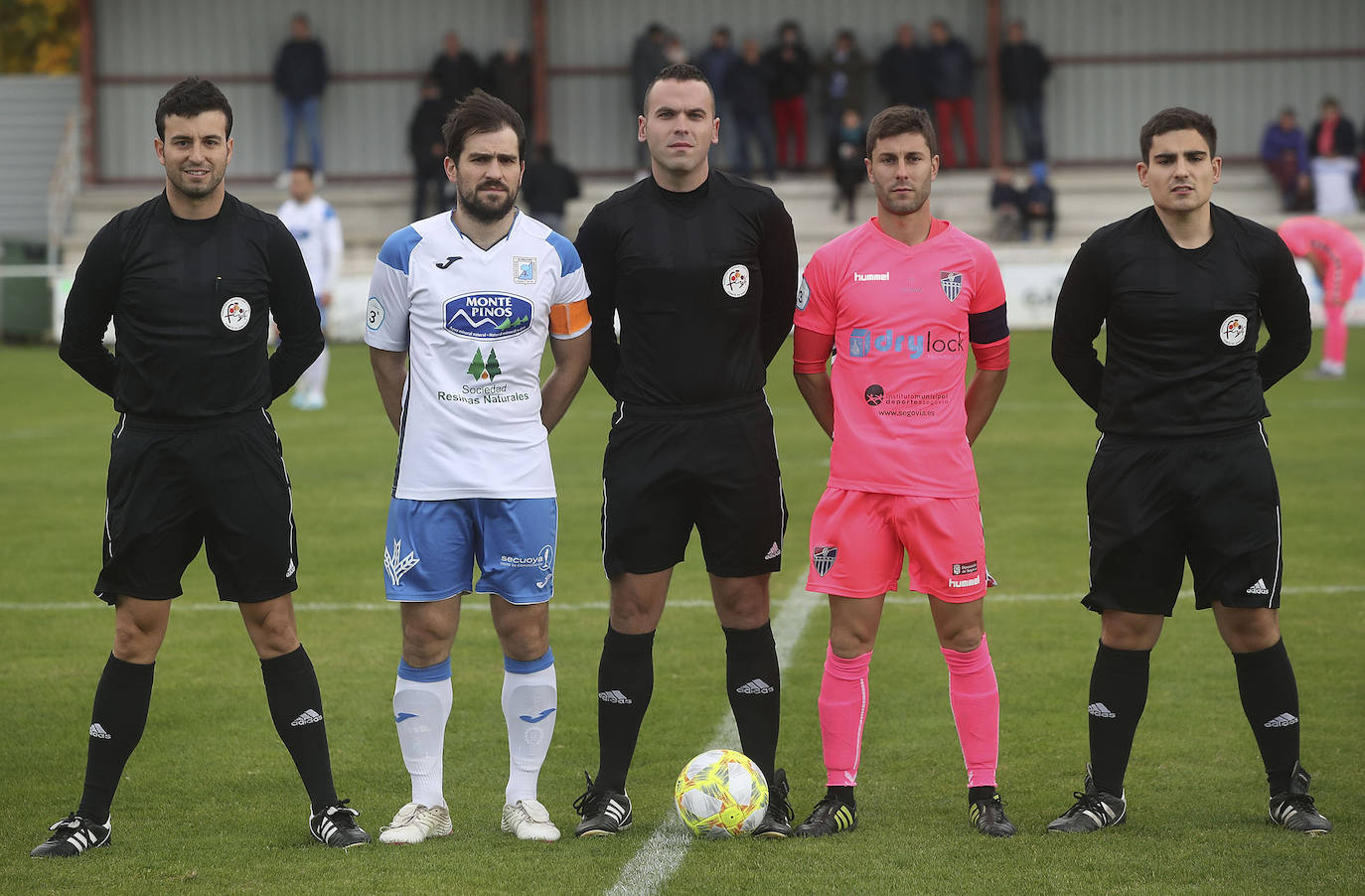 Fotos: Victoria de la Gimnástica Segoviana en Almazán (0-2)