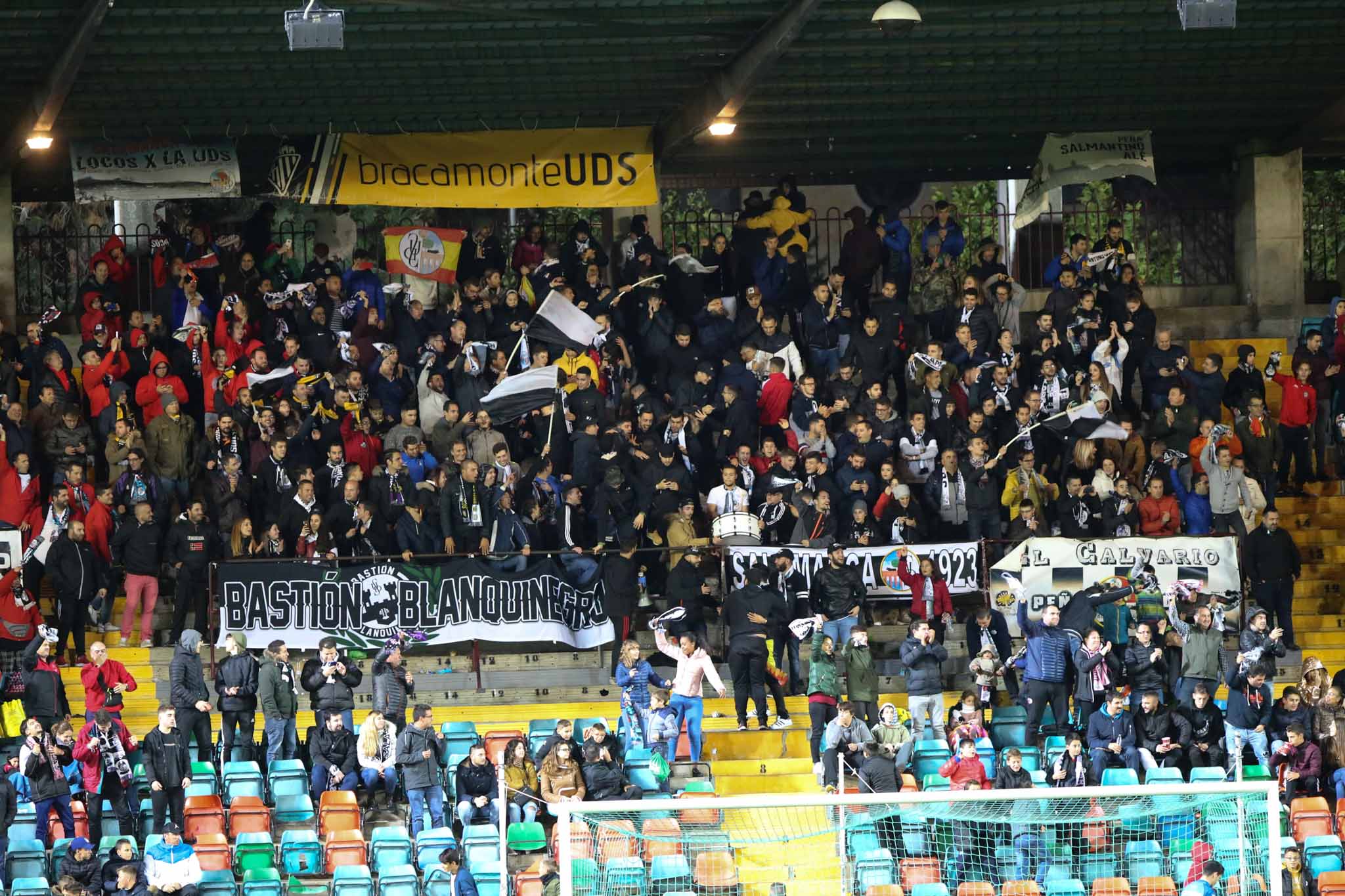 El Salamanca CF UDS contra el Barakaldo CF.