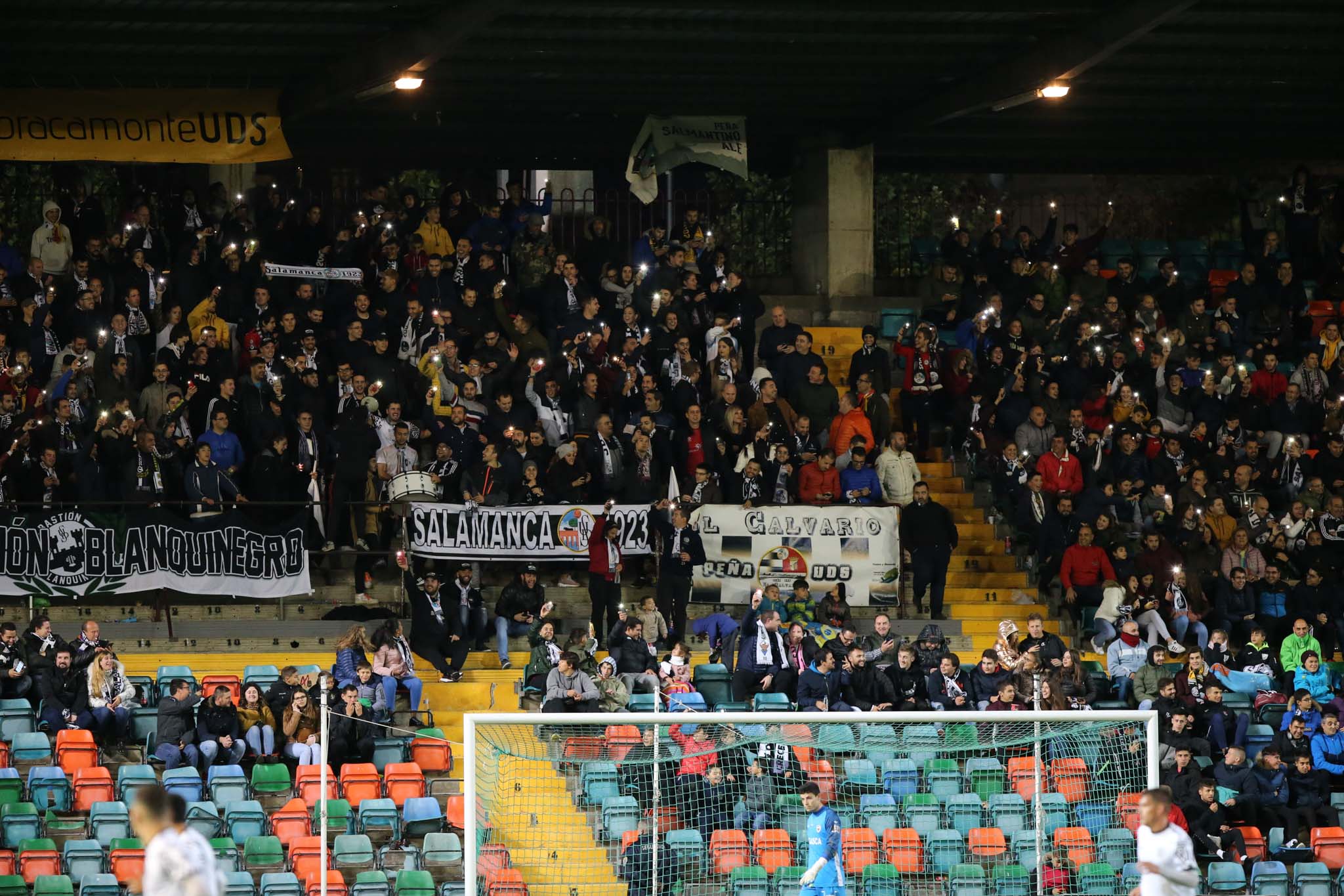 El Salamanca CF UDS contra el Barakaldo CF.