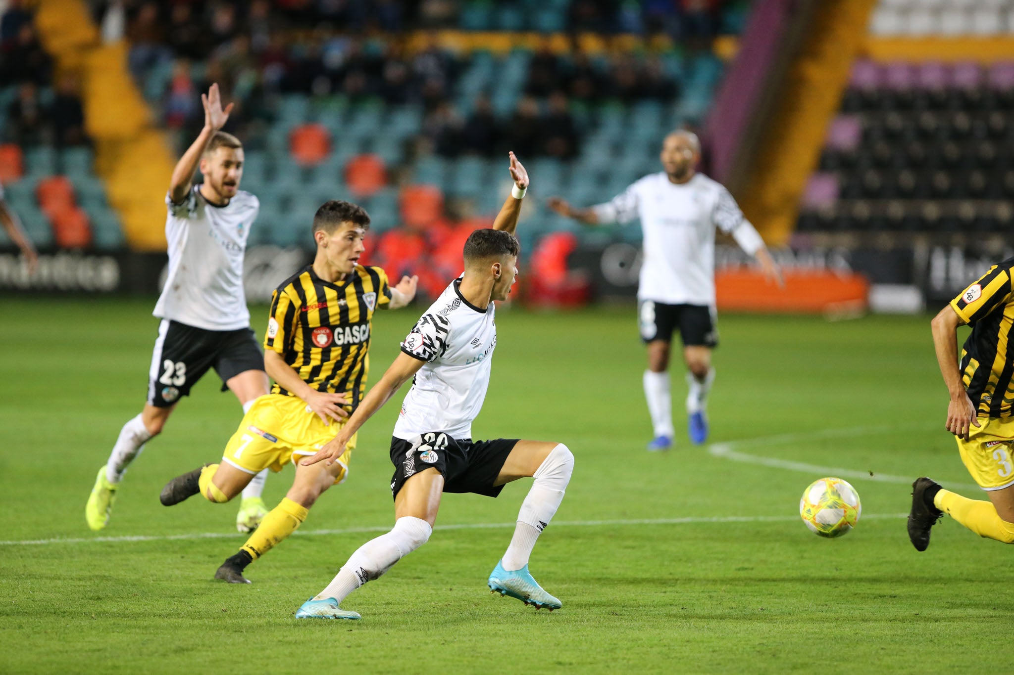 El Salamanca CF UDS contra el Barakaldo CF.