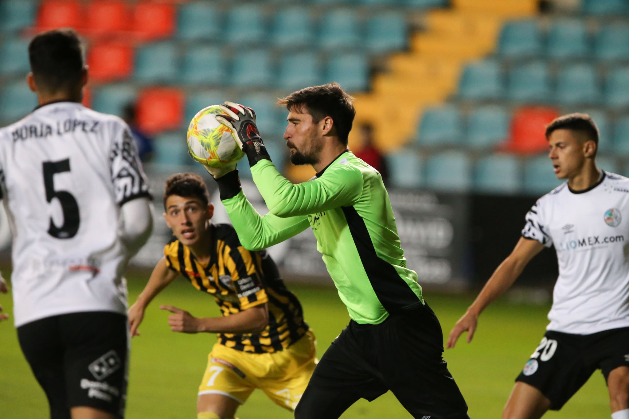 El Salamanca CF UDS contra el Barakaldo CF.