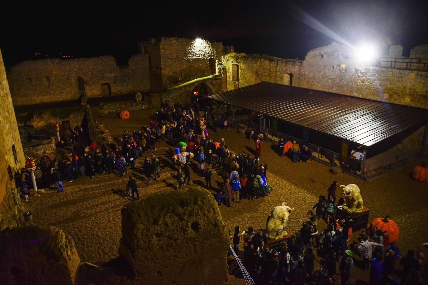 Fotos: El castillo de Trigueros del Valle bate récords duarante el puente