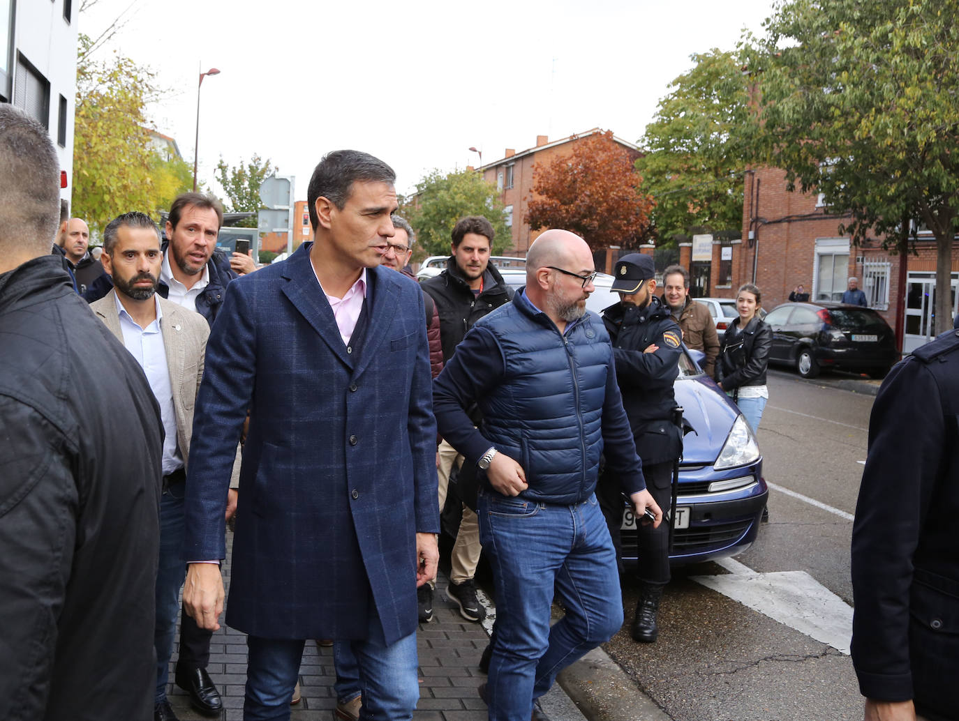 Pedro Sánchez ha visitado esta mañana el barrio de Pajarillos de Valladolid. 