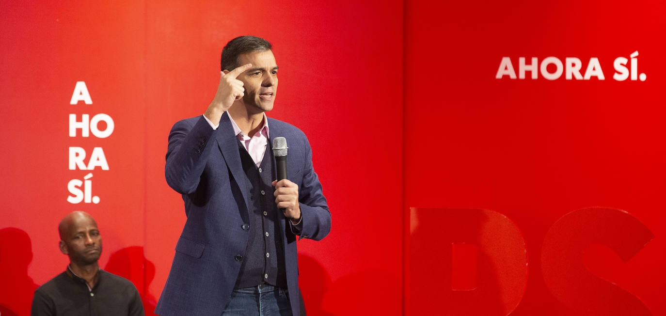 Pedro Sánchez ha visitado esta mañana el barrio de Pajarillos de Valladolid. 