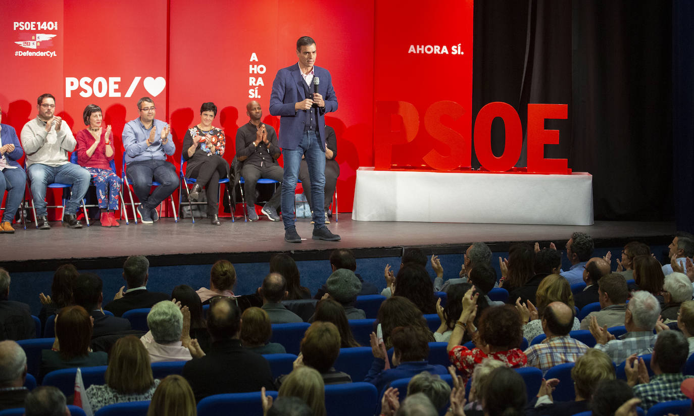 Pedro Sánchez ha visitado esta mañana el barrio de Pajarillos de Valladolid. 