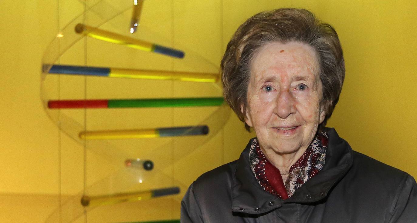 08.02.2016- La cientifica Margarita Salas en el Aula de Cultura de El Norte de Castilla en el Museo de la Ciencia de Valladolid.