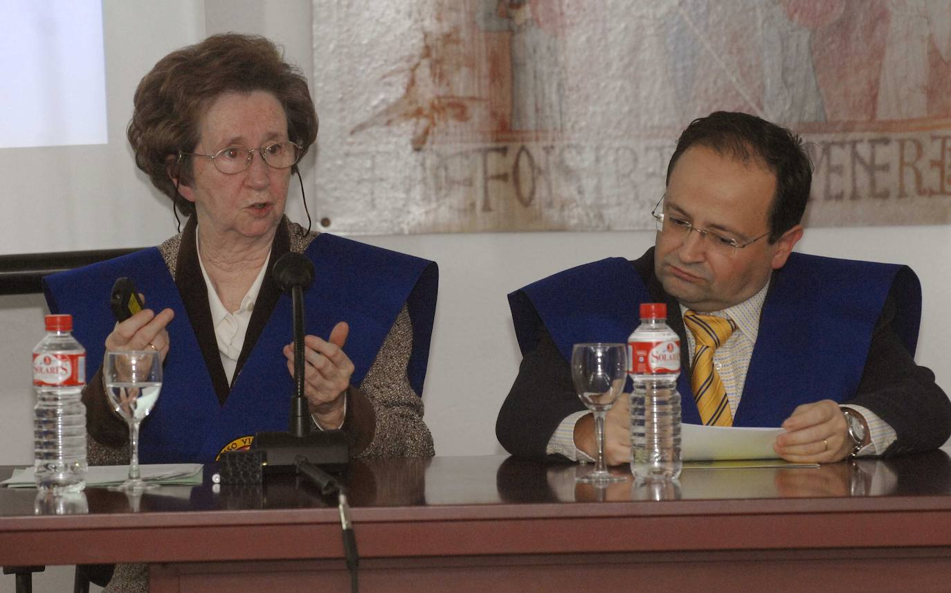 17.01.2009 - Durante el acto en el que recibió la insignia de Oro como Residente de Honor y madrina de la promoción 2007/2008 de la residencia universitaria Alfonso VIII.