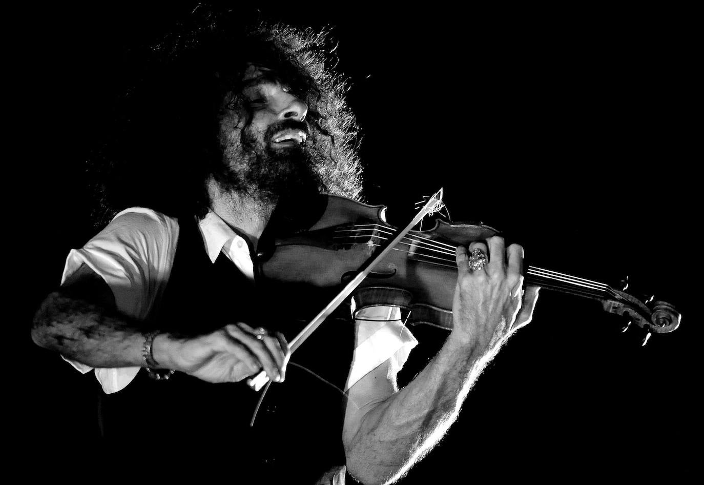 Actuación de Ara Malikian junto a Iván 'Melón' Lewis del miércoles 6 de noviembre en la villa