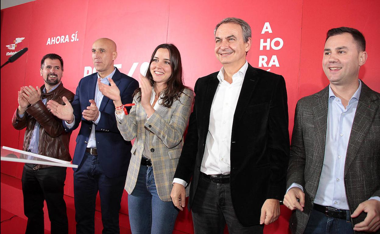 El ex presidente Rodríguez Zapatero, el secretario general del PSOECyL, Luis Tudanca, el alcalde José Antonio Díez, Javier Cendón y Andrea Fernández. 