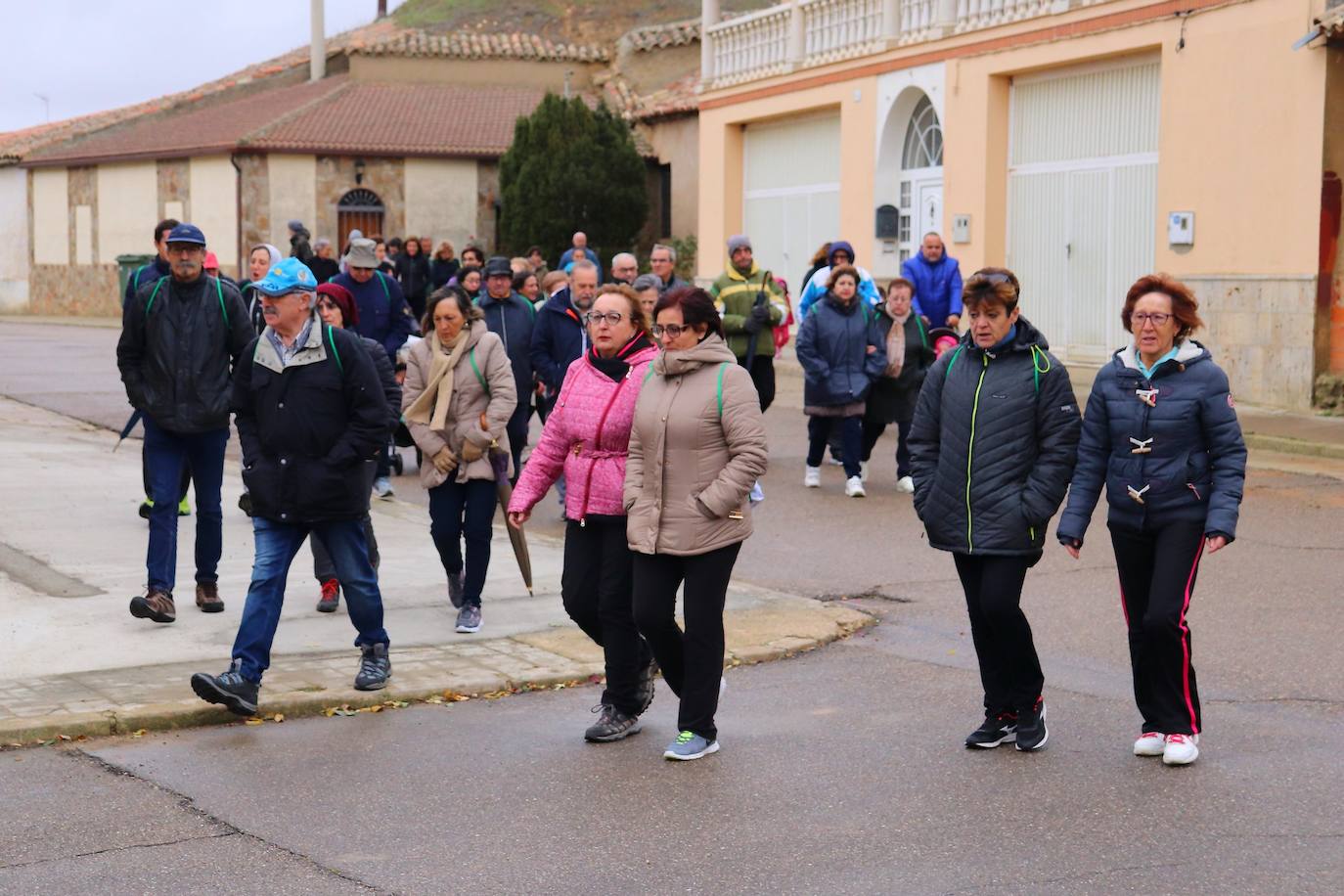 Asistentes a la Marcha contra el Cáncer. 