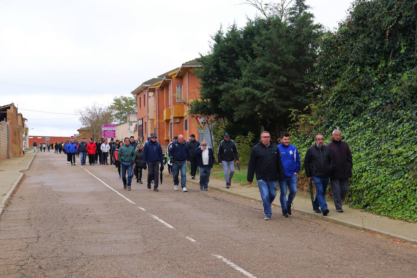 Asistentes a la Marcha contra el Cáncer. 