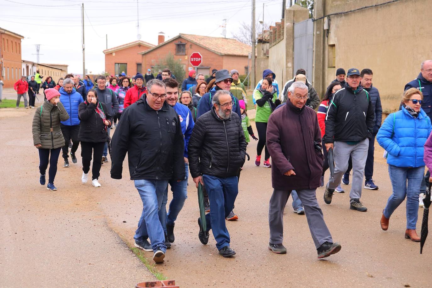 Asistentes a la Marcha contra el Cáncer. 