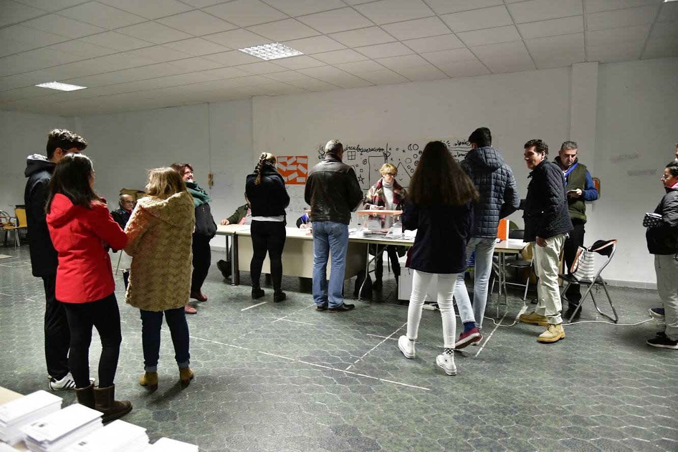 Votaciones en la provincia de segovia. Corresponsales de El Norte de Castilla