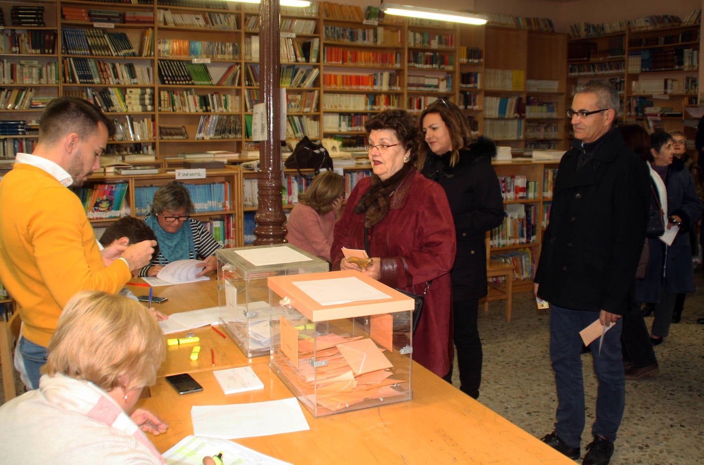 Votaciones en la provincia de segovia. Corresponsales de El Norte de Castilla