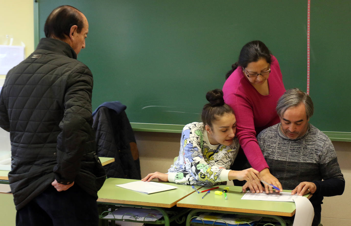 Escasa afluencia en los colegios electorales de los barrios de Segovia 