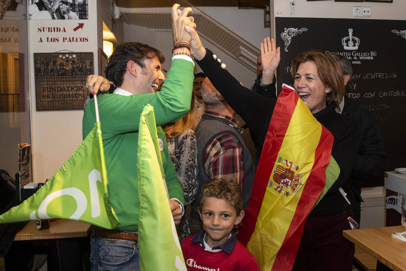 Noche electoral en las sedes de los partidos en Segovia 