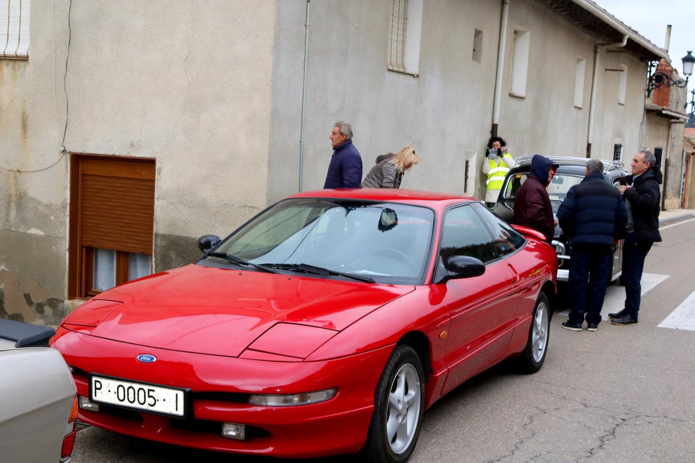 Concentración de coches en Cevico de la Torre. 