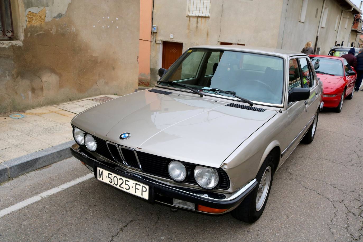 Concentración de coches en Cevico de la Torre. 