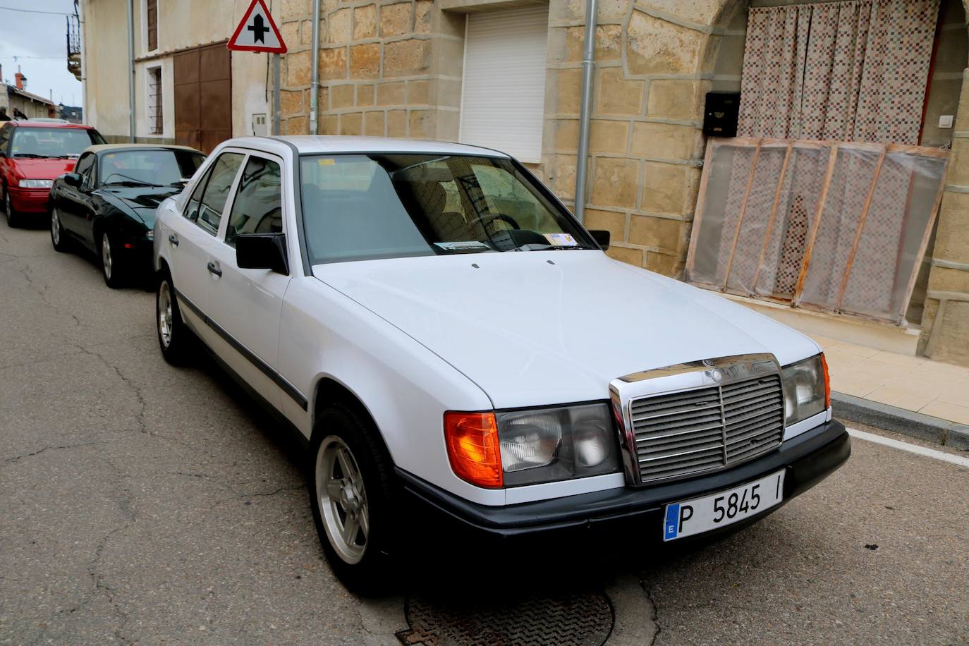 Concentración de coches en Cevico de la Torre. 