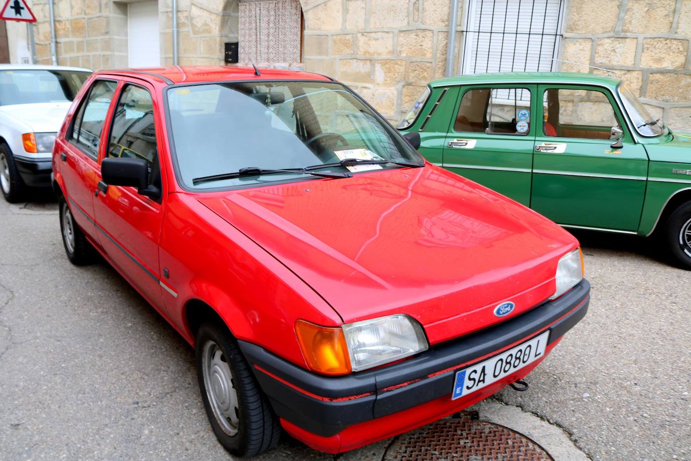 Concentración de coches en Cevico de la Torre. 