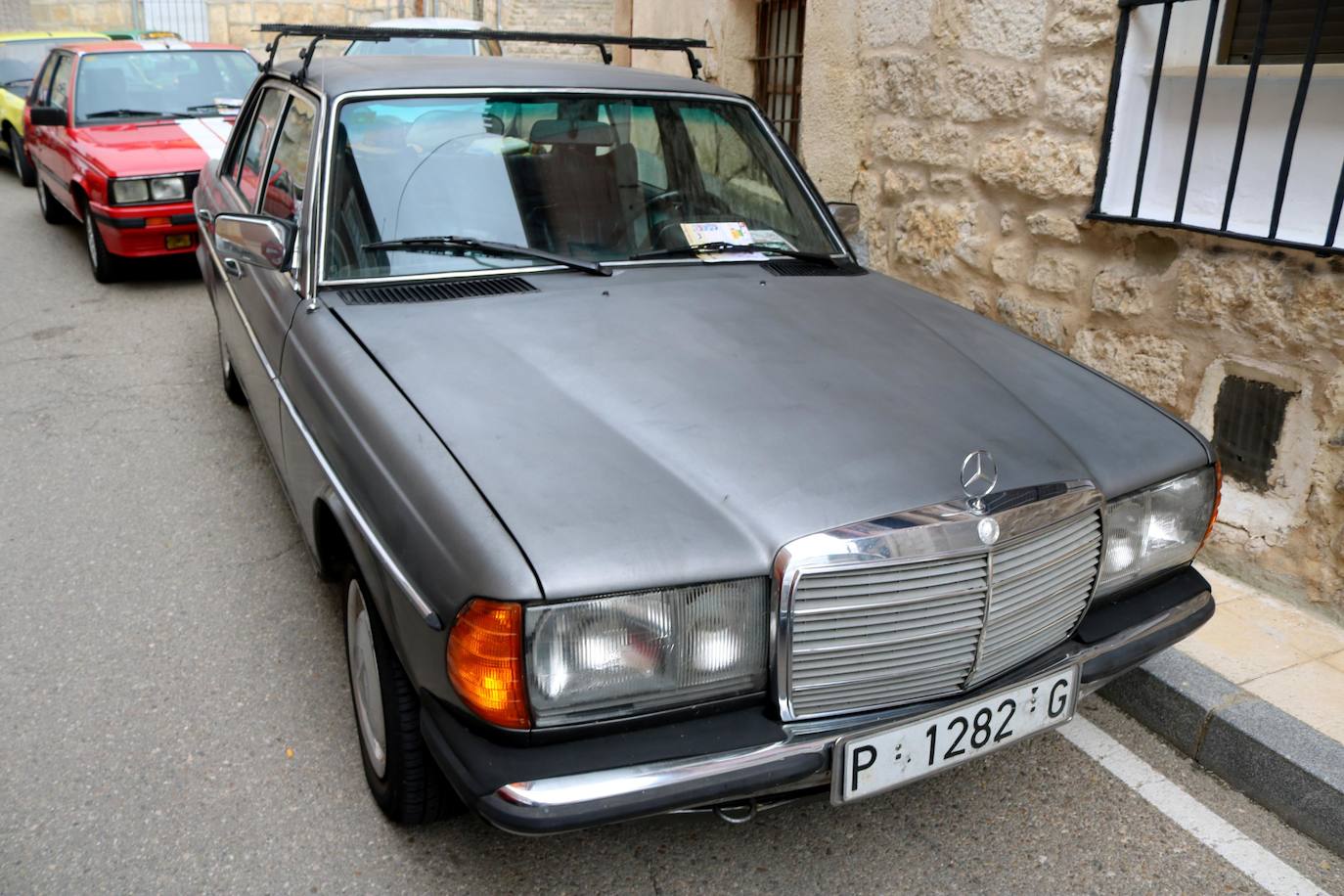 Concentración de coches en Cevico de la Torre. 